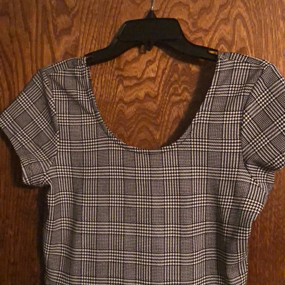 Back and white Plaid dress - Picture 2 of 4